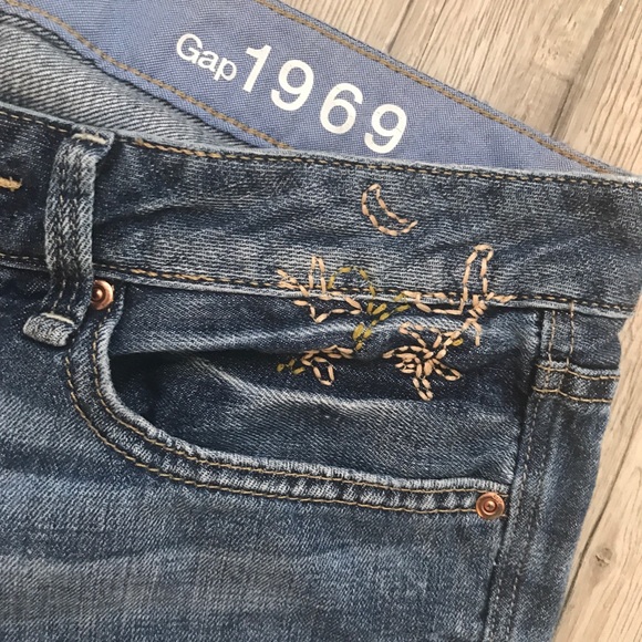 🎉Gap distressed jeans size 6 - Picture 3 of 6